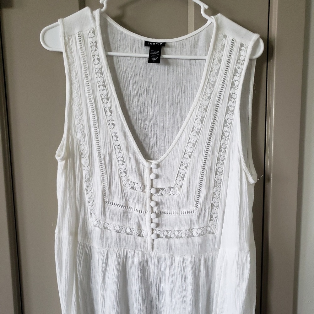 Torrid beautiful white summer top! Size 1x!